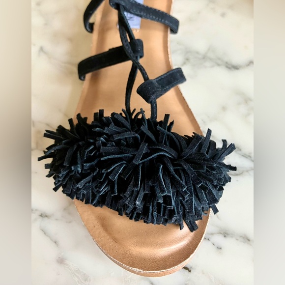 EUC STEVE MADDEN Swizzle Suede Pom Pom Gladiator Sandals Size 7M Black Worn 1x! - Picture 6 of 14
